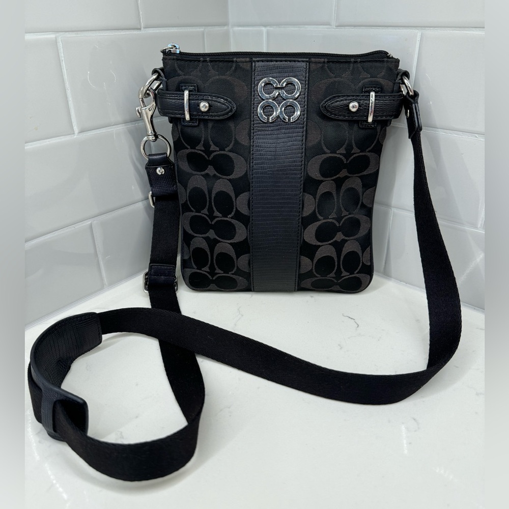 COACH 🤍 Madison OP Art Signature Black Crossbody Purse